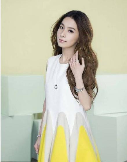 Hebe外甥车祸去世, 现场火光四射, 连电线都扯了出来