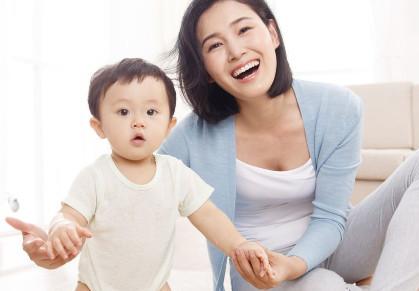 原来宝宝吃奶姿势能了解他长大后的性格, 你家宝宝吃奶什么姿势