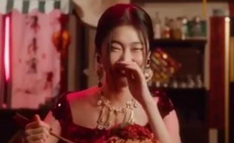 D&G“辱华”视频女模身份曝光, 网友: 红也匆匆凉也匆匆!