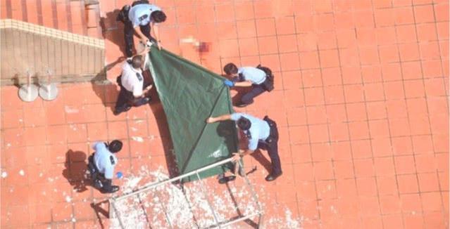 香港歌手卢凯彤坠楼身亡, 曾获金曲奖, 去年宣布和同性好友结婚