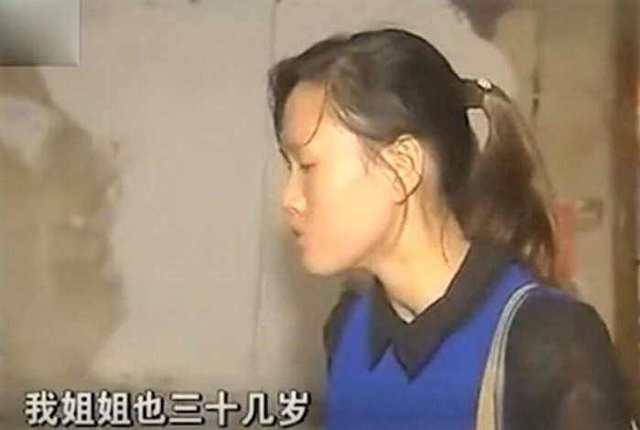 51岁大妈恋上36岁小伙同处21天后, 知实情后女儿一脸的崩溃