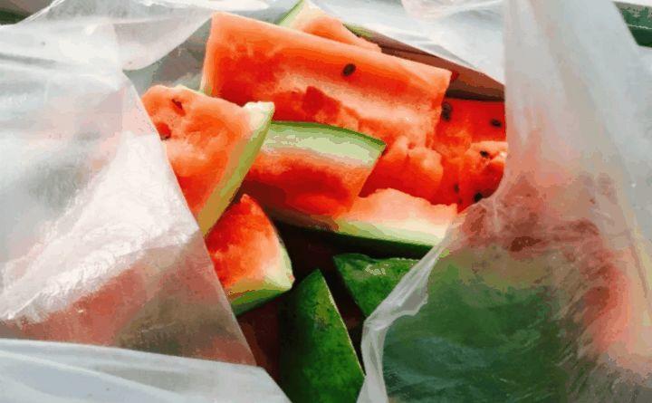 给花吃个大西瓜, 就像打了兴奋剂, 开花刹不住闸!