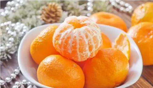 女人经常“胸痛”不要慌! 这5种食物是消炎药, 常吃可预防乳腺癌