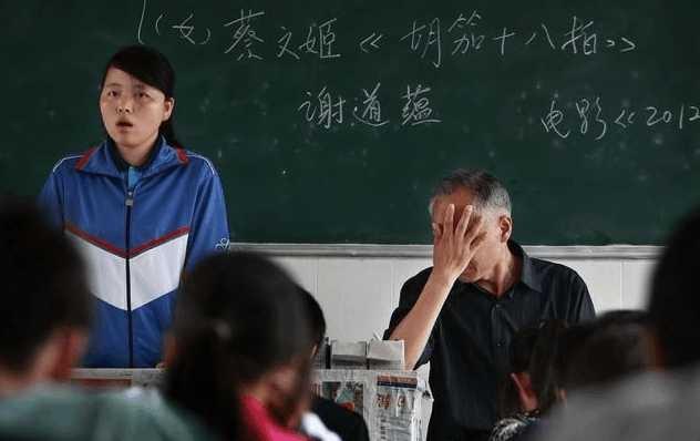 32岁初中班主任早上在教室抄写习题, 不幸猝死! 医生: 警戒这处疼