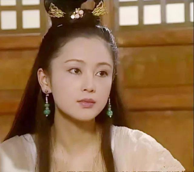 五版嫦娥对比, 只有她最经典, 人美心还善建百所希望小学
