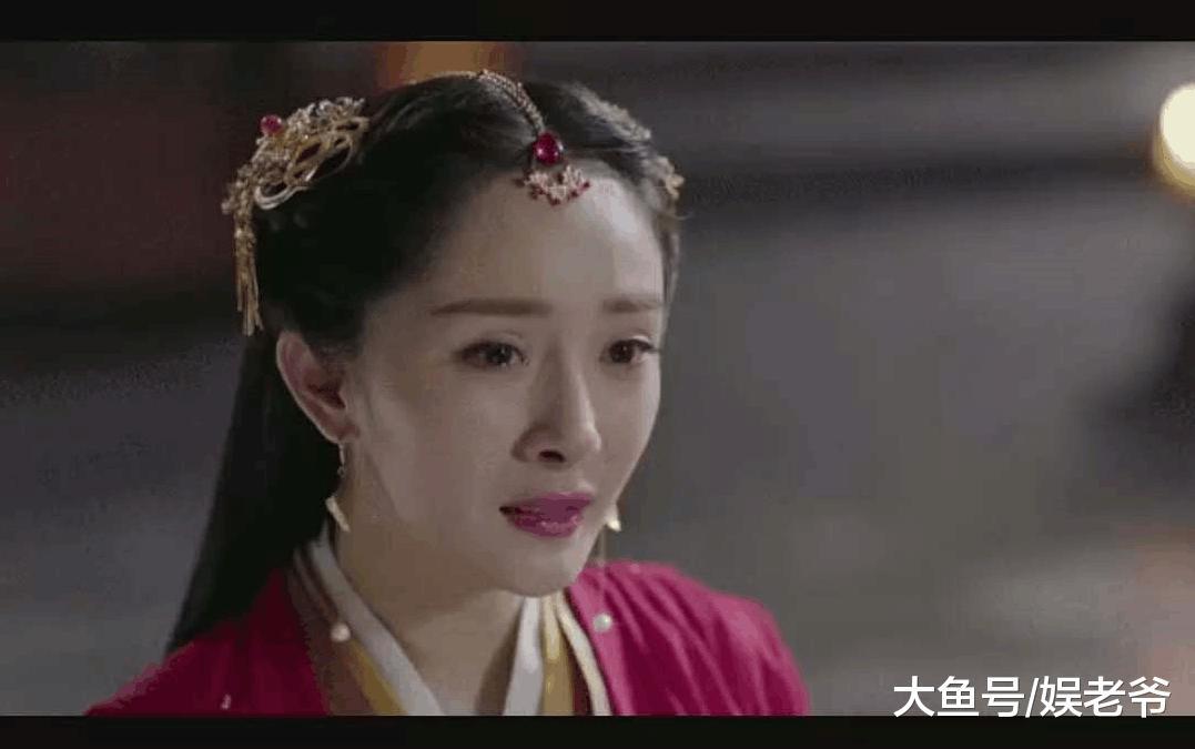 杨幂的脸凉了? 和李宇春同台比美竟然是这样?