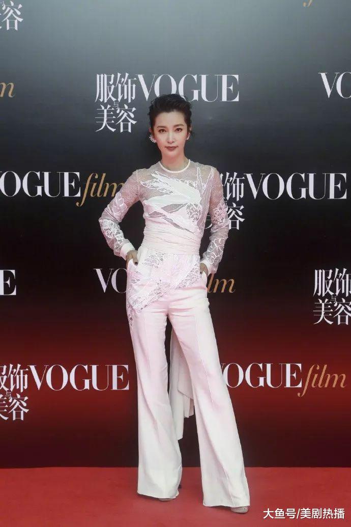 这场时装电影展成了当红女星的战场, 刘诗诗佟丽娅输给了Baby杨幂