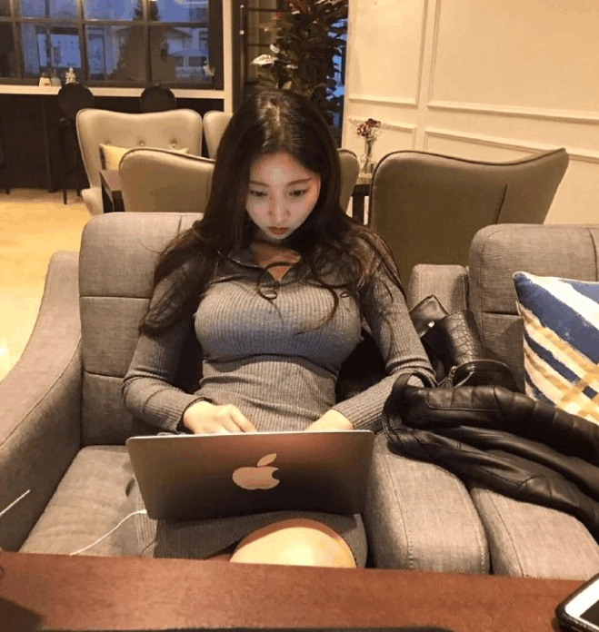 女生，胖一点挺好的呀！