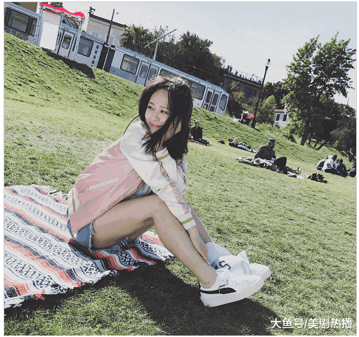 杨紫深夜发文后秒删, 张雪迎突然出来澄清! 网友: 这是蹭热度?