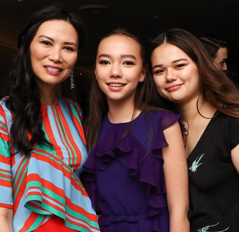 不经意间的炫富最可怕! 邓文迪女儿到北京度假, 意外曝光1亿豪宅!