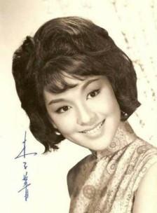 她昔日美艳不输范冰冰, 嫁入豪门老公却出轨, 忍43年分得天价遗产