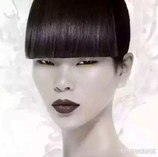 她是中国第一超模, 曾被吐槽太丑, 却靠自身努力在海外成功逆袭!