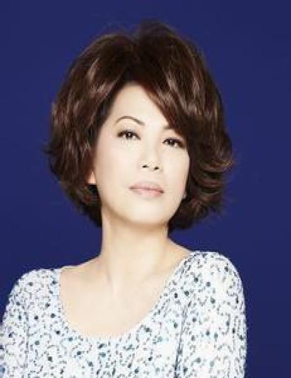 她是一代歌后, 经历十年无性婚姻, 离婚后前夫闪婚生子
