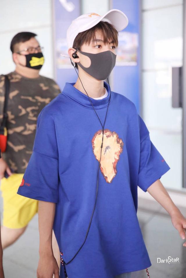 明星宠粉哪家强? 鹿晗为70位粉丝清空购物车, 她直接送粉丝一套房