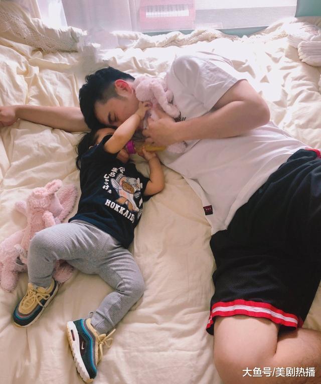 《爱情公寓》10年后回归, 陈赫李佳航已当爸, 变化最大的人却是他!