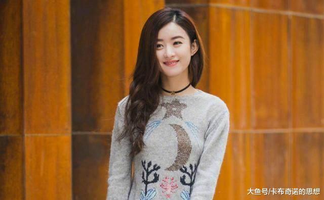 身家四亿从不炫富, 没豪车, 出门骑电动车, 常穿百十块钱的衣服!