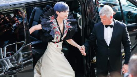 李宇春和外国老头结婚? 真相令人哭笑不得
