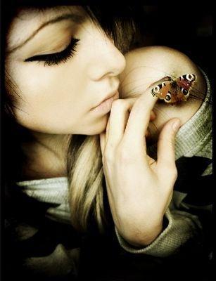 说真话的人, 像个小人, 而说假话的人, 一本正经的像个君子