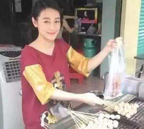 遗落民间的明星脸在干嘛? 吴亦凡卖奶茶Baby搬砖, 彭于晏却在要饭