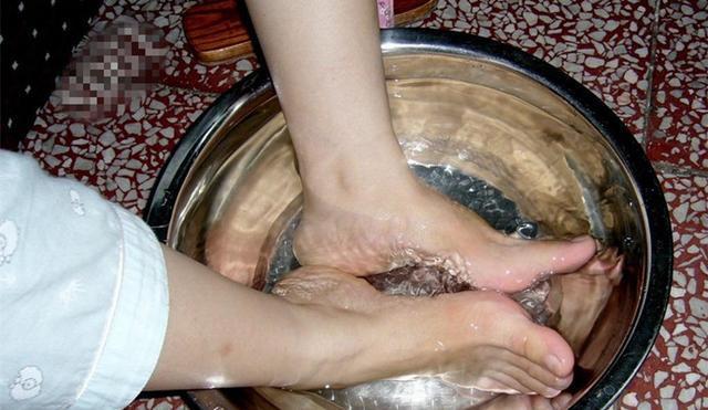35岁男性睡前的一个习惯猝死, 医生: 几类人千万不能这么做
