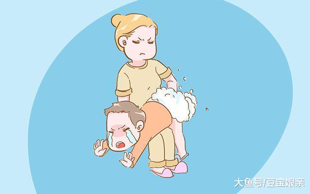 带宝宝出去时, 宝妈容易遇到的4件糗事, 第一个尴尬症都犯了