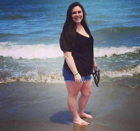 18岁高中生与闺蜜开车时“做直播”, 随后发生的一幕, 全家人都崩溃了!