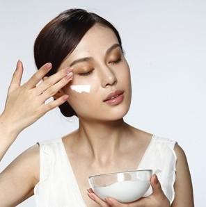 前胸、后背为什么会长痘痘? 医生: 只因没做好这5件事