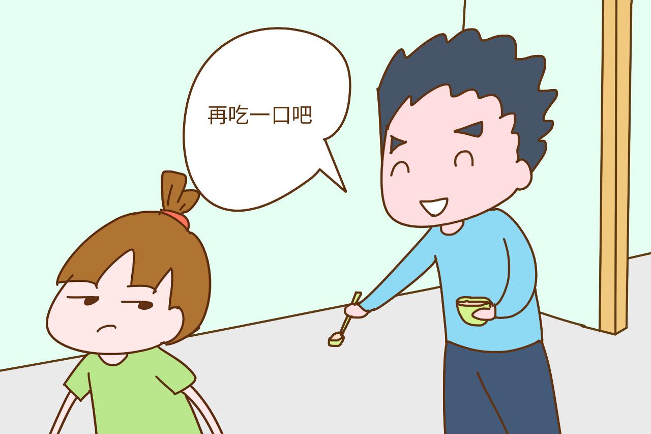 吃饭时, 做这3件事会让孩子发育落后于同龄, 父母要长点心