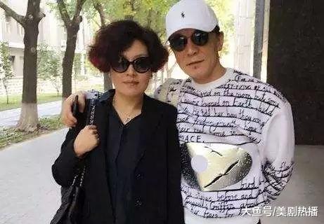 前央视主持人李咏离世! 当初定居美国被骂惨, 原来是为了治疗癌症!