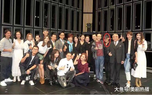 刘嘉玲演舞台剧, 半个娱乐圈都来捧场! 网友: 当年的巨星都老了!
