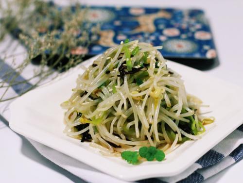 白开水中加点“它”, 是赘肉的“死对头”, 每天喝几口, 瘦出小蛮腰