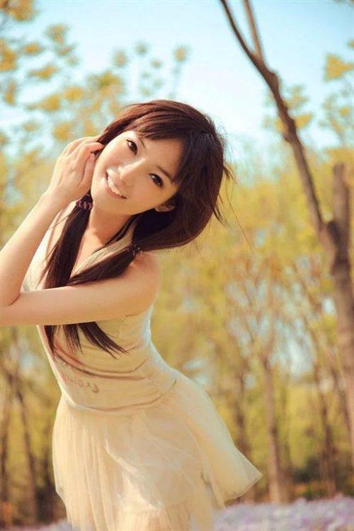 真情不能敷衍, 真爱不能玩弄, 缘分不能挥霍, 人生须有对错