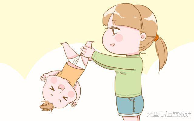 这才是换纸尿裤的正确姿势, 连很多二胎妈妈都做错了