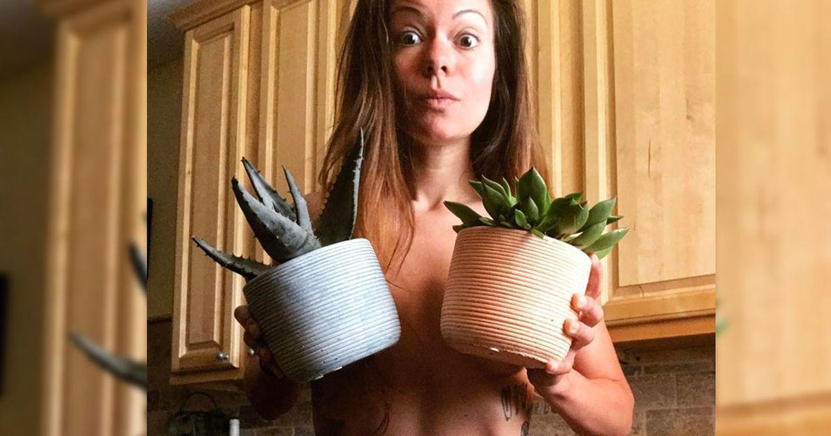 世界裸体园艺日(World Naked Gardening Day)你怎么看?