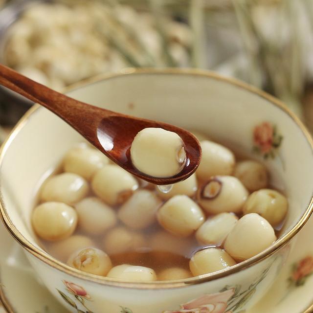 中医建议多吃“雌激素”食物, 比去美容院管用, 由内而外抗衰老!