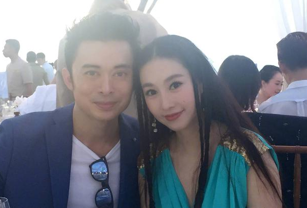 "力王"樊少皇女儿长大了,大眼水灵颜值超高,像个精致的洋娃娃