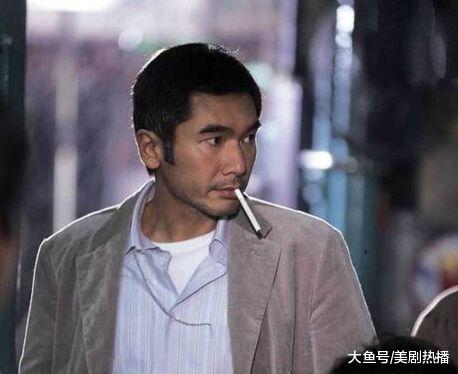 出道就演男一, 娶最丑港姐, 7次陪跑影帝, 转战内地成魅力大叔!