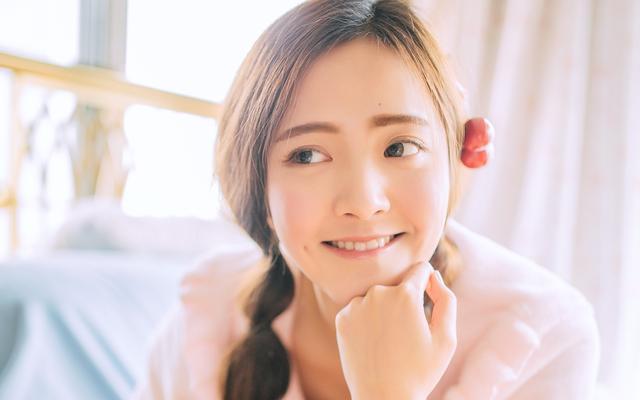 女人一旦对你动了心, 会给你这5个暗示!