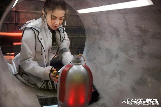 《疯狂的麦咭》答题王黄圣依上线! 颜值在线, 身手不凡, 知识丰富