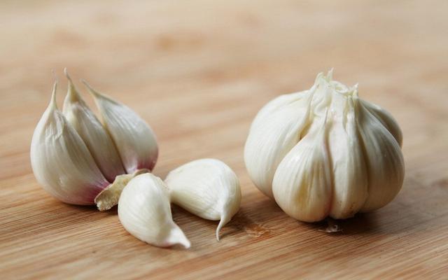 50岁之后, 有这6大特征, 是长寿的标志! 快看看你有吗?