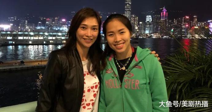 三料港姐冠军, 嫁给天王级歌手后隐退! 26年, 他只爱过她一个!