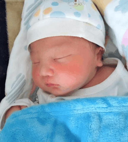 二胎男宝出生啦, 七斤重, 儿女双全!