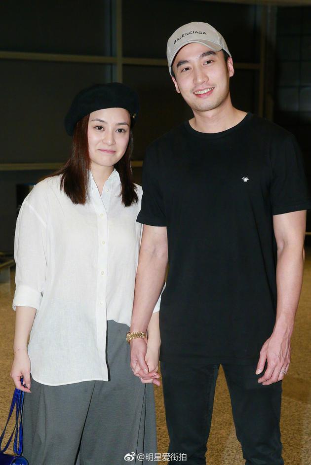 幸福人妻模式开启! 阿娇晒老公自拍秀恩爱