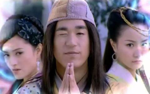 她师从张国立被力捧, 后成达芙妮老板娘, 多年不红只因撞脸