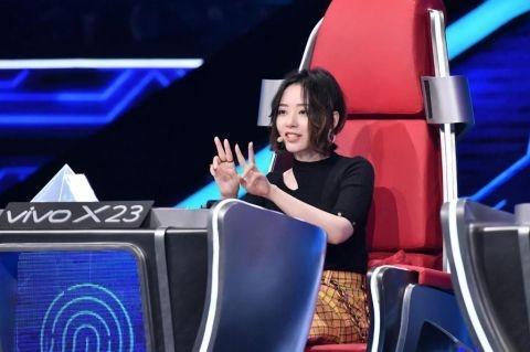 张靓颖《梦想的声音》台上带来惊喜 台下满满的感动