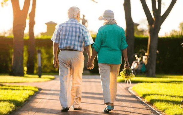 饭后是养生黄金期! 谨记饭后“3宜”, 健康又长寿!