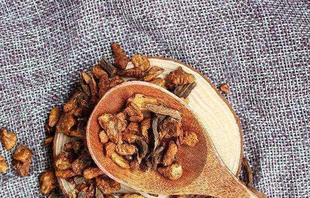 中医建议: 女人25岁后, 每天睡前吃点它, 防衰老更养人皮肤白嫩