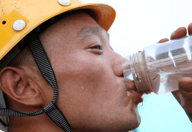 尿酸一高就吃药? 谨记“三多四少”原则, 不伤身效果好!