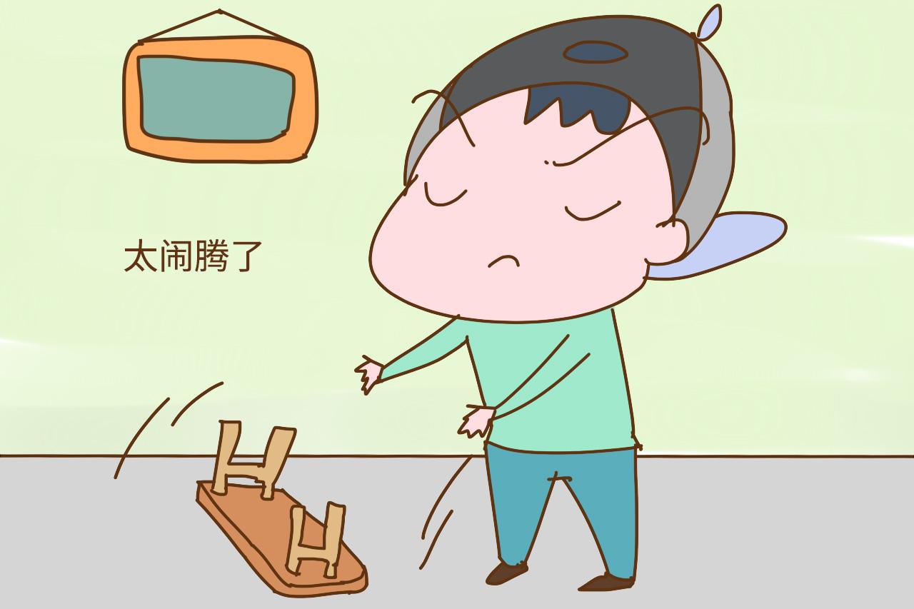 两岁的宝宝到底有多“可怕”? 网友: 我家狗见了他都要绕道走