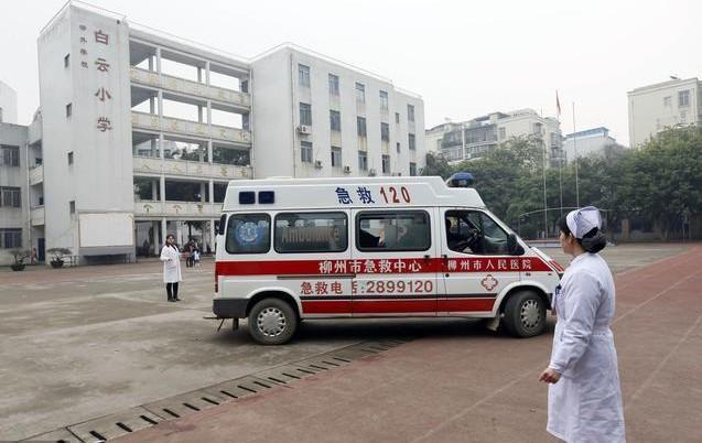 17岁高中生深夜呕吐, 四小时后离开人世! 医生说与他一个嗜好有关